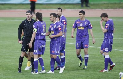 Timişoara trimite săgeţi către Oţelul: "Va fi mai greu să-i batem în 14, dar nu ne lăsăm"