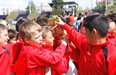 SCANDAL la Cupa Hagi Danone: "Corupţie totală, o ruşine de competiţie!"