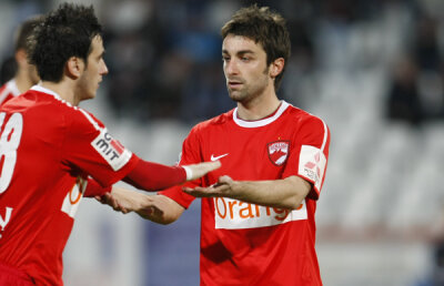 VIDEO şi liveTEXT » Universitatea Craiova, 90% retrogradată după 0-2 cu Dinamo. "Cîinii" avansează spre Europa