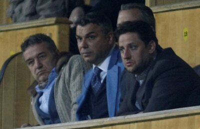 Becali a ţipat la Balaj la pauză: "De ce ai dat, bă, penalty?"