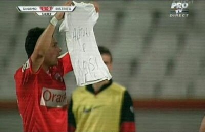 Steliştii şi dinamoviştii, uniţi de drama lui Neşu: dedicaţii pentru Bichon