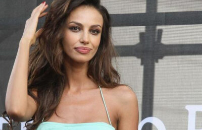 FOTO incendiar » Vezi imagini cu Mădălina Ghenea, manechinul care a înnebunit Italia!