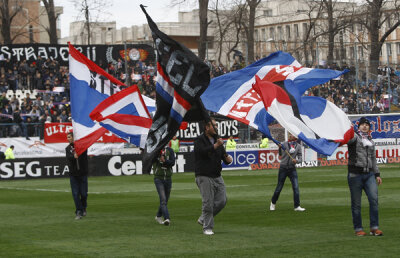 Bilete de 6 ori mai scumpe la speculanţi pentru "finala campionatului"