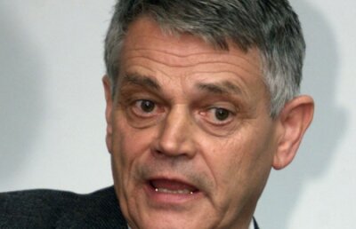 Dialog fără cuvinte » Tatăl lui Neşu e sfîşiat de durere