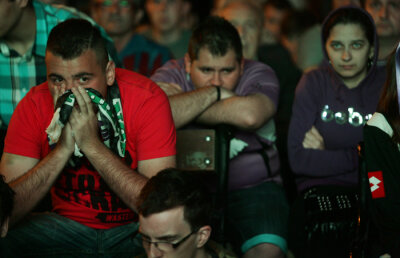 3.000 de suporteri timişoreni au urmărit deziluzionaţi o nouă ratare a titlului » Piaţa tristeţii