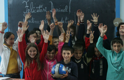 Un sat întreg e fericit pentru performanţa "Neamţului" » Lecţia Dorinel