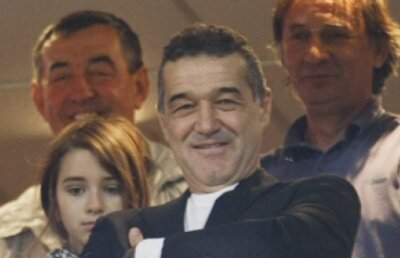 Gigi Becali despre retragerea lui Chivu: "Echipa naţională nu avea perspectivă, de ce să se facă şi el de rîs"