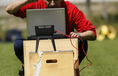 Fanii îi promit lui Piţi că va fi mai iubit ca Nea Mărin Miliardarul dacă va construi o echipă! :)