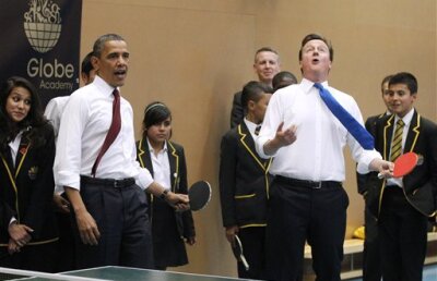 Cea mai importantă echipă de tenis de masă: preşedintele SUA şi prim-ministrul UK  :)