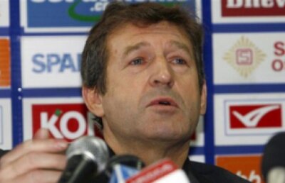 Selecţionerul Bosniei: "Românii sînt într-o criză adâncă, asta e ultima lor şansă"