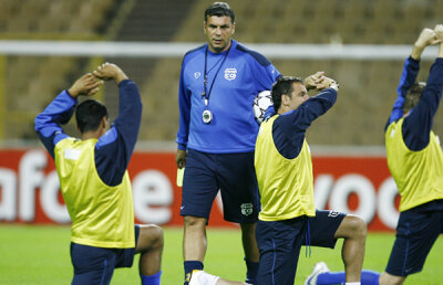 Olăroiu poate sta liniştit » Al Ain s-a salvat de la retrogradare