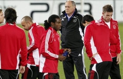 Martin Jol a semnat pe doi ani cu Fulham