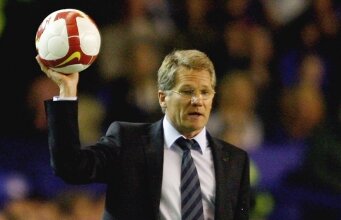 Ladislau Boloni nu îi înţelege pe Mutu, Săpunaru şi Raţ » "Eu numai ca să schimb maieul cu un brazilian m-aş fi dus"