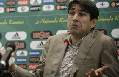 Piţurcă e susţinut de jucători: "Trebuie să ne ducă la Euro"