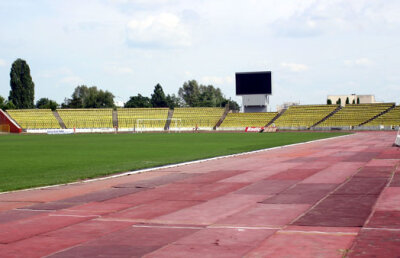 Becali s-a răzgîndit: nu mai mută Steaua la Buzău, ci la Piteşti