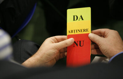 România, ţara tuturor posibilităţilor » Poli şi Gloria au înviat şi au murit de mai multe ori în doar cîteva ore