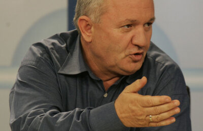 Porumboiu: "Timişoara merită să fie în Liga 1, nu Oţelul care a luat campionatul prin mijloace nesportive"