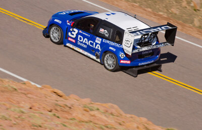 FOTO Dacia Duster, locul trei la Pikes Peak