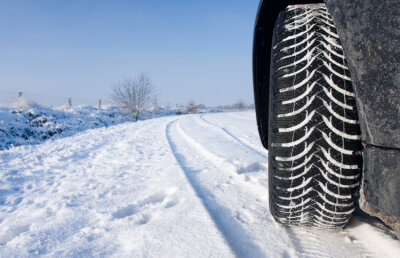 S-a decis! Cine nu are cauciucuri de iarnă plăteşte şi 4000 RON amendă şi rămîne fără talon :S