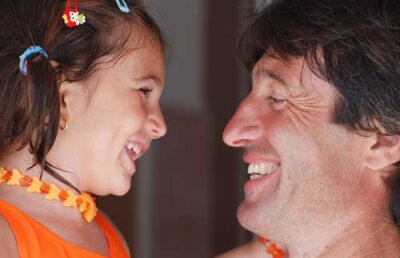 “Fă-mă bine, Moş Crăciun!” » Fetiţa înfiată de Rotariu a trecut cu bine peste încă o operaţie