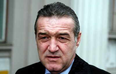 VIDEO / Gigi Becali: "În mintea lui Şiman, Curelea face 1,5 milioane. Eu îi dau cel mult 500.000"