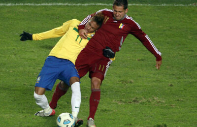 Bătăuşul Neymar! » Brazilianul a sărit să-l bată pe selecţionerul Venezuelei