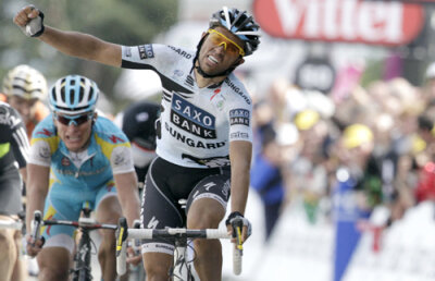 Ploaie încinsă! »  Etapa a patra a Turului Franţei i-a revenit australianului Cadel Evans