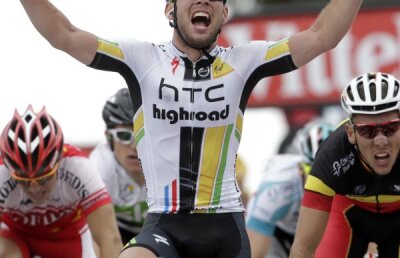 Cavendish apare de nicăieri şi cîştigă o etapă plină de căzături