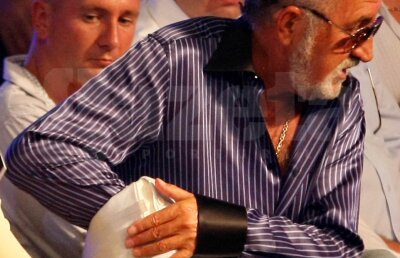 Romexpo a devenit ieri seară principalul loc de întîlnire al vedetelor » Feţele galei