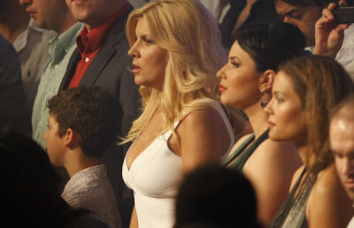 Elena Udrea, huiduită mai rău ca Mendy