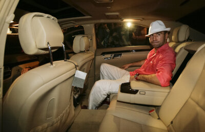 Lucian Bute a sărbătorit cu apă plată pînă la 3:00. După care a plecat în Fratelli :D