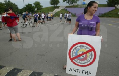 Daniel Stanciu: "Personal nu mai cred în minuni" » 3500 de fani timişoreni protestează împotriva lui Sandu