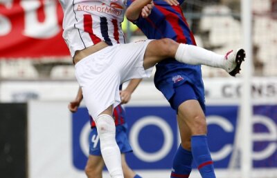 Supercupa le încurcă » Steaua şi Oţelul nu s-au descurcat să vîndă biletele