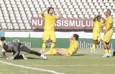 Olandezii de la Twente jubilează după eşecul Vasluiului cu Rapid