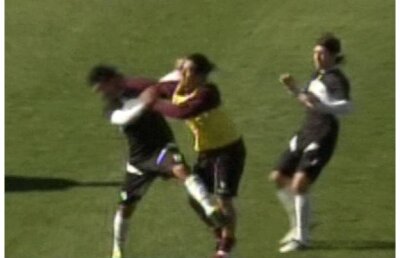 Amical cu scandal » Camoranesi loveşte mai bine cu dreapta decît cu dreptul!