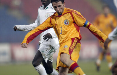 România, lăsată cu ochii în soare de Argentina! În 2005, Nigeria a strîns o echipă în ultimul moment