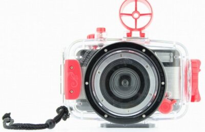 Surprinde momente amuzante în vacanţă cu Fisheye Submarine, cameră lomografică subacvatică!