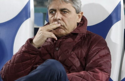 Fotbaliştii i-au dat bătăi de cap lui Cîrţu: "Am avut unul la Pandurii care juca poker la 4 mese deodată":D