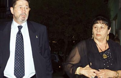 Soţia lui Cornel Dinu: "Ce caută Borcea, cu buteliile lui, în fotbal? Sau Becali, care juca alba-neagra în Germania?"