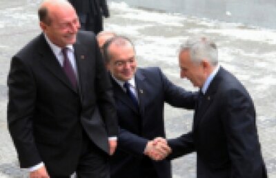 Boc, Isărescu, Ialomiţianu şi Dumitru, convocaţi de Băsescu la Cotroceni la ora 17:00