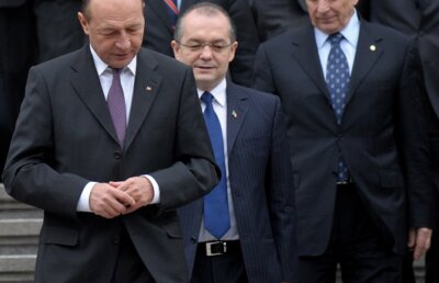 Crah la Bursa de la Bucureşti. Băsescu i-a convocat la Cotroceni, la ora 17, pe Isărescu şi Boc