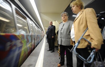 Metrorex scumpeşte biletele: o cartelă de două călătorii va costa 4 lei, un abonament 35 lei