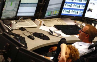 Panică de 8 trilioane de dolari. Lumea pare a începe să-şi revină după leşinul bursier