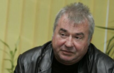 George Naghi, condus pe ultimul drum de mii de oameni. Vezi imagini de la înmormântare