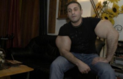 Interlopul Gore, arestat pentru 29 de zile. El susţine că o injecţie cu steroizi i-a provocat starea de agitare