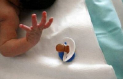 Prima generaţie de bebeluşi născuţi gata drogaţi cu etnobotanice