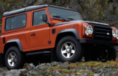 LR Defender: uite este, uite nu-i, nimeni nu ştie...
