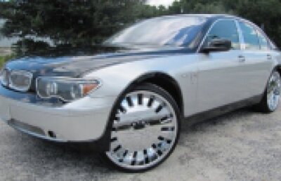 Un BMW seria 7 bling-bling
