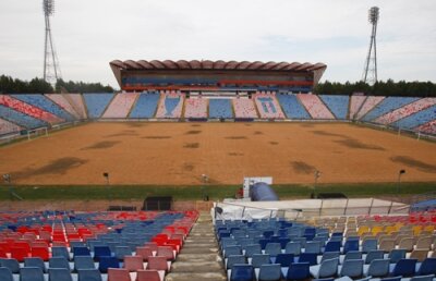MApN: "Discutăm noul contract după ce plătiţi datoria!" / Steaua: "Nu ne mai păcăliţi, achităm cînd semnăm!"