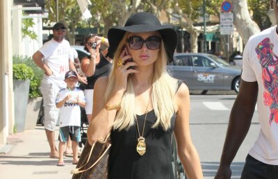 VIDEO! Paris Hilton, designer de club in Filipine